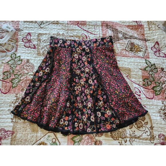 ZARA Women's patchwork floral mini skirt Elastic Waist Black Multicolor Size S - Picture 1 of 6